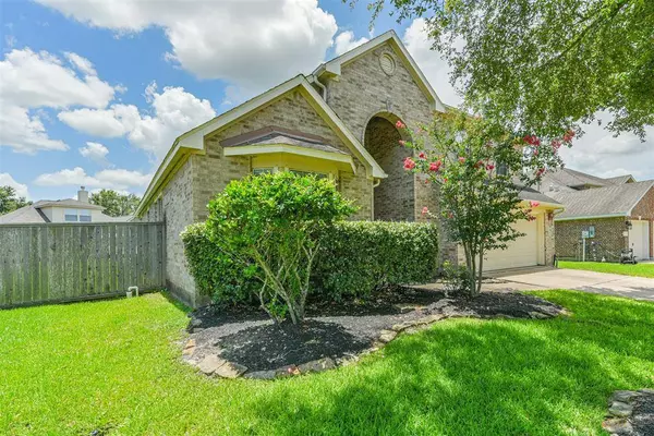 5759 Lightstone LN, League City, TX 77573