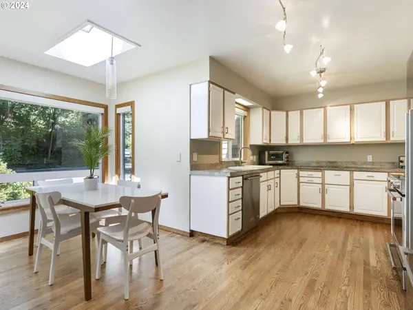 1612 SW UPLAND DR, Portland, OR 97221