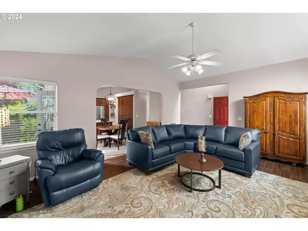 8696 NE SWIRE ST, Hillsboro, OR 97006