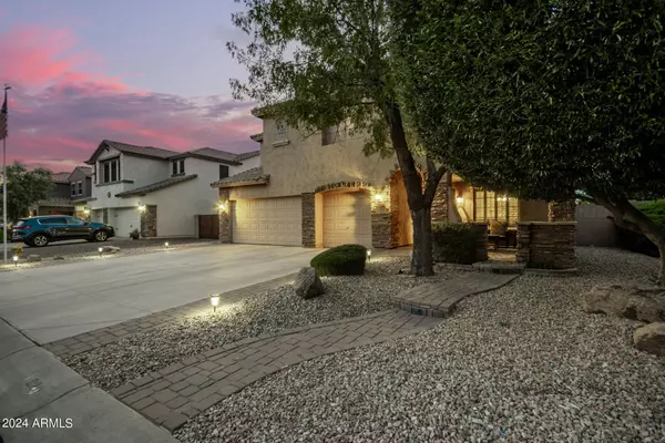 820 E SUN VALLEY FARMS Lane, San Tan Valley, AZ 85140