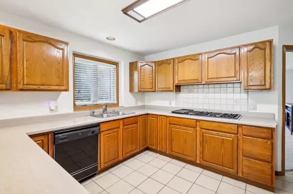 401 St Andrews Court, Waunakee, WI 53597