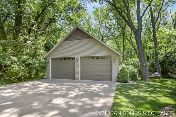 62 W 40th Street, Holland, MI 49423