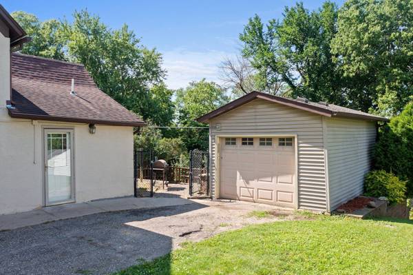 204 W Forest ST, Belle Plaine, MN 56011