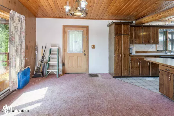 12392 W Armstrong RD, Houston, AK 99694