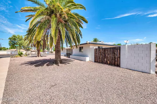 5204 E Des Moines Street, Mesa, AZ 85205