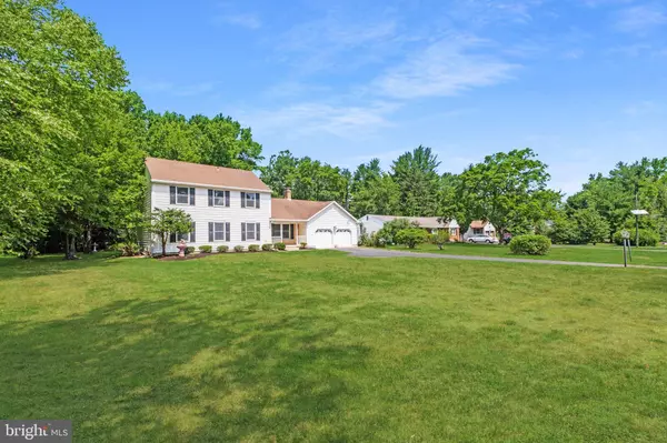 14 TAUNTON RD, Medford, NJ 08055