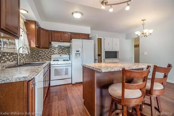 6582 Sturbridge Lane, Canton, MI 48187