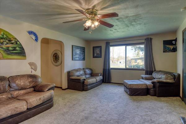 802 1st St, Davenport, WA 99122