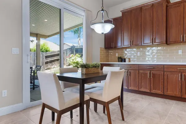 3192 Demartini DR, Roseville, CA 95661