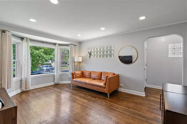 5304 N Moody AVE, Chicago, IL 60630