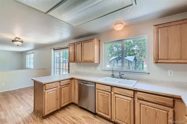 11283 Oakland DR, Henderson, CO 80640