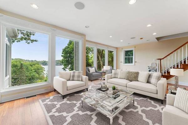 20 Morses Pond Road, Wellesley, MA 02482