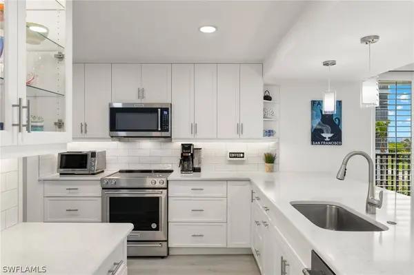 651 E Gulf DR #111, Sanibel, FL 33957