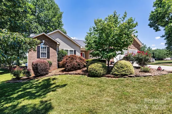 3411 Overbrook DR, Conover, NC 28613