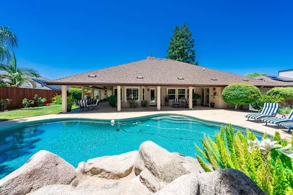 3163 Mckelvy Avenue, Clovis, CA 93611