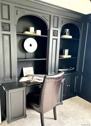 18606 OAK Drive, Detroit, MI 48221