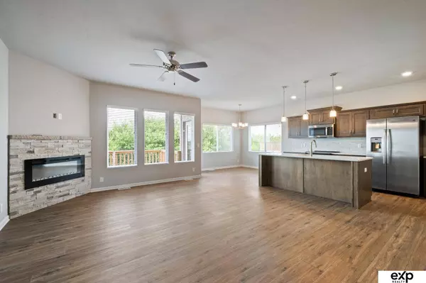 7705 N 108th Street, Omaha, NE 68142