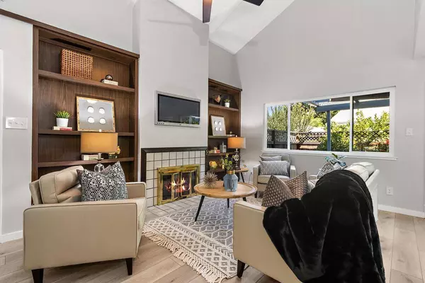 821 Crestwater LN, Sacramento, CA 95831