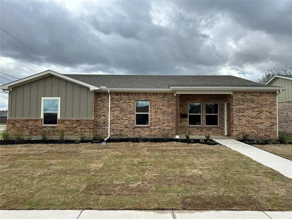 802 Alamo Lane, Garland, TX 75040