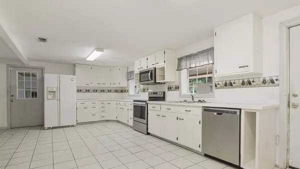 10148 NW 1St Street, Bristol, FL 32321