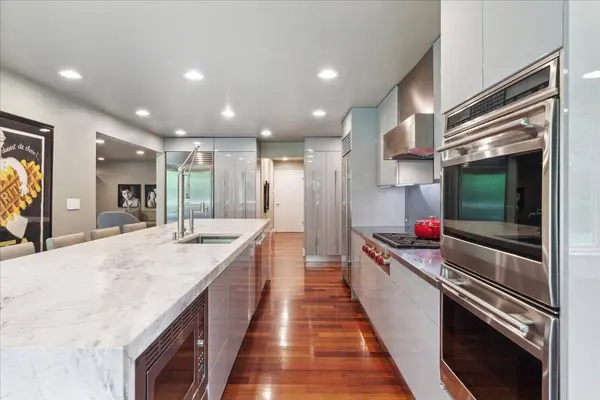 940 Brittany RD, Highland Park, IL 60035