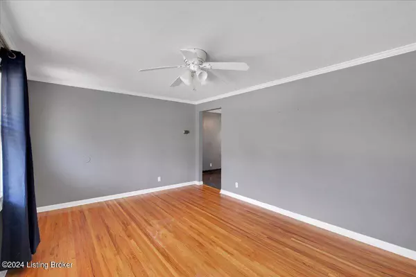 2005 Youngland Ave, Louisville, KY 40216