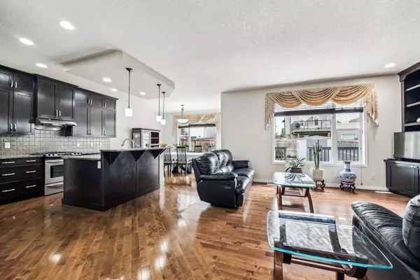 456 Hidden Creek BLVD NW, Calgary, AB T3K0C2