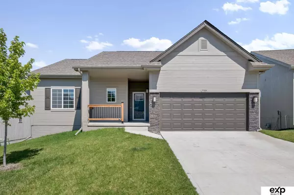 7705 N 108th Street, Omaha, NE 68142