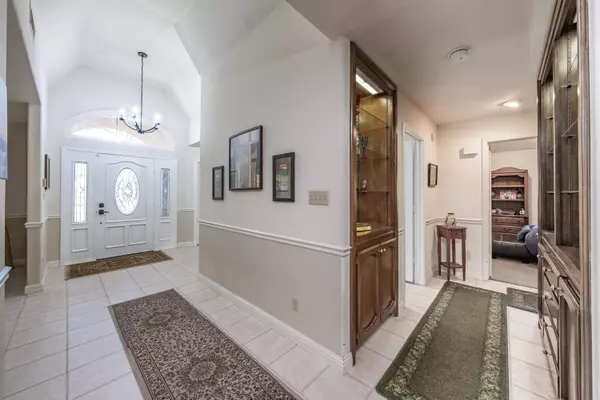 3163 Mckelvy Avenue, Clovis, CA 93611