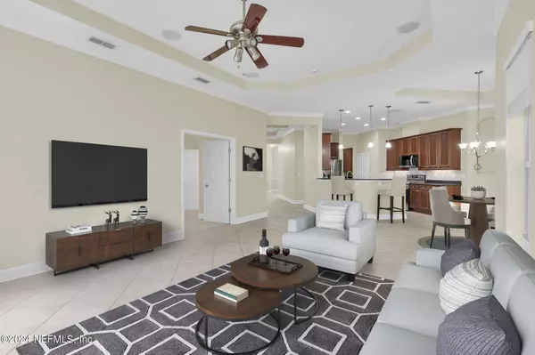 2066 CLUB LAKE DR, Orange Park, FL 32065