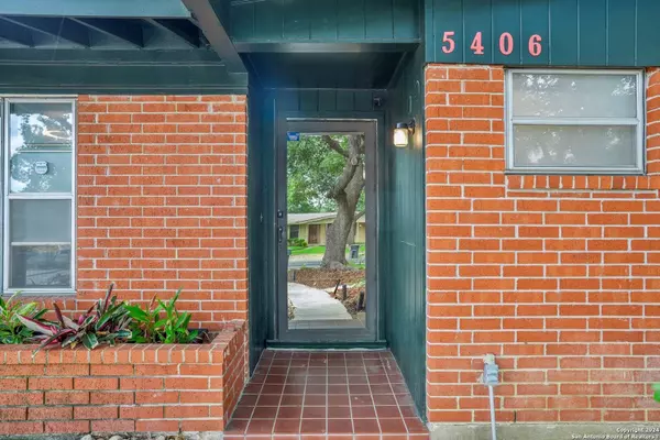 5406 ARROWHEAD DR, San Antonio, TX 78228-1807