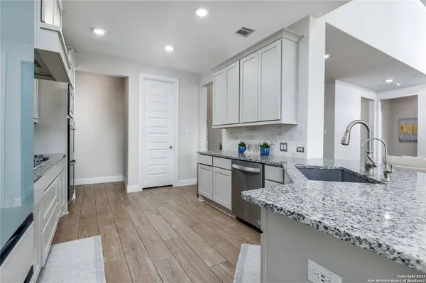 305 VALIANT VLY, Cibolo, TX 78108