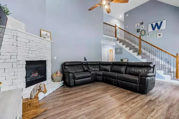 1430 N 9th East ST, Louisburg, KS 66053