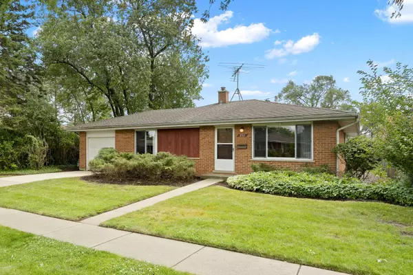 253 E Jeffery AVE, Wheeling, IL 60090