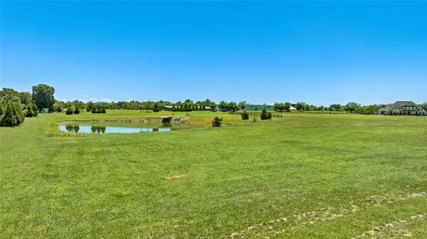 10449 Osage Ridge Ln, Bentonville, AR 72713