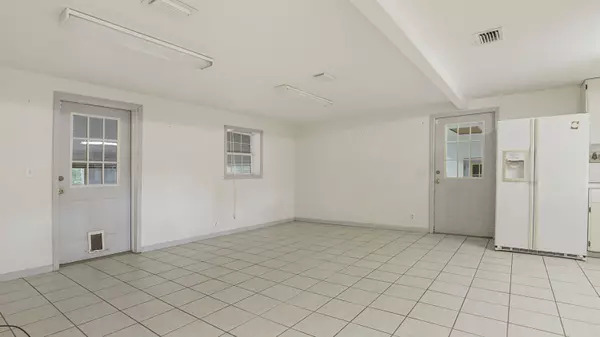 10148 NW 1St Street, Bristol, FL 32321