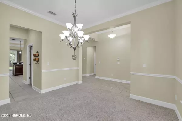 2066 CLUB LAKE DR, Orange Park, FL 32065