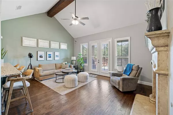 8901 James Drive, Lantana, TX 76226