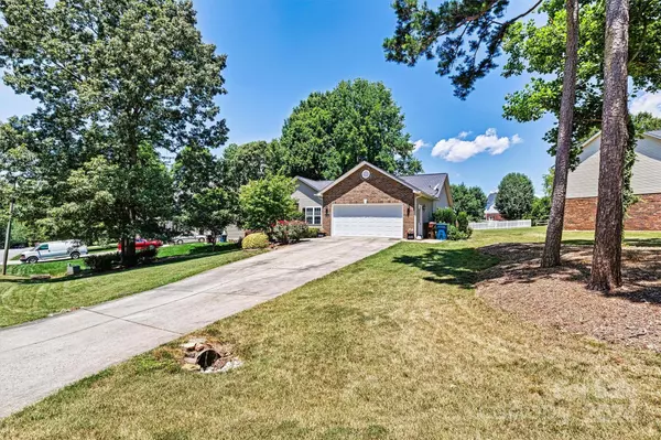 3411 Overbrook DR, Conover, NC 28613