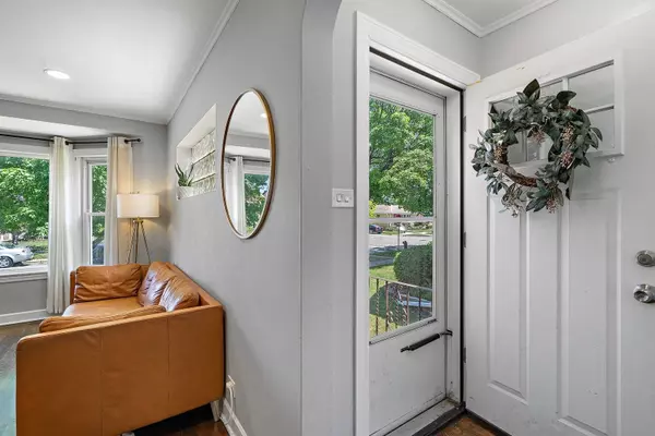 5304 N Moody AVE, Chicago, IL 60630