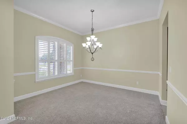 2066 CLUB LAKE DR, Orange Park, FL 32065