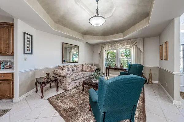 3163 Mckelvy Avenue, Clovis, CA 93611