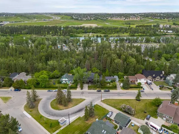 9012 48 AVE NW, Calgary, AB T3B 2B2