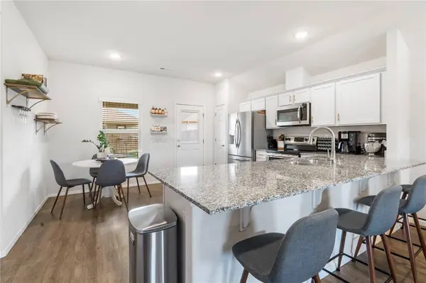 956 E Starling St, Fayetteville, AR 72701