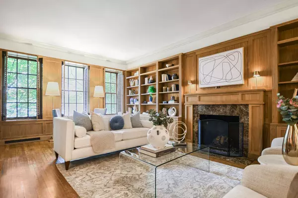 219 E Lake Shore DR #2D, Chicago, IL 60611