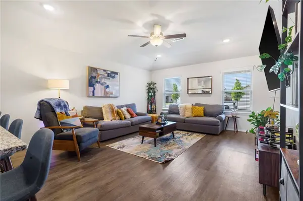 956 E Starling St, Fayetteville, AR 72701