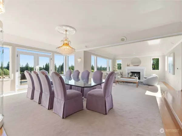 23633 SE 221st ST, Maple Valley, WA 98038