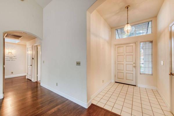 1408 E Omaha Avenue, Fresno, CA 93720