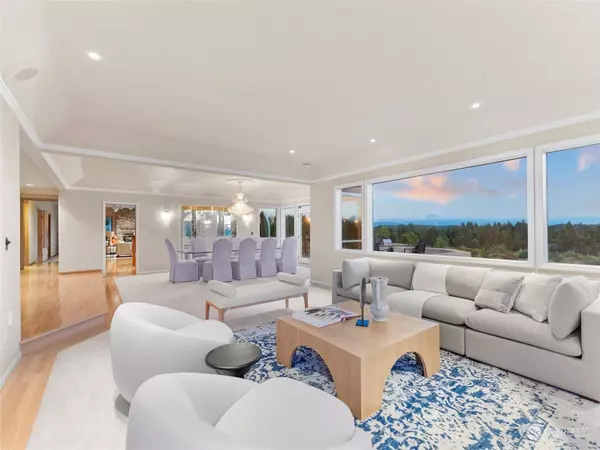 23633 SE 221st ST, Maple Valley, WA 98038