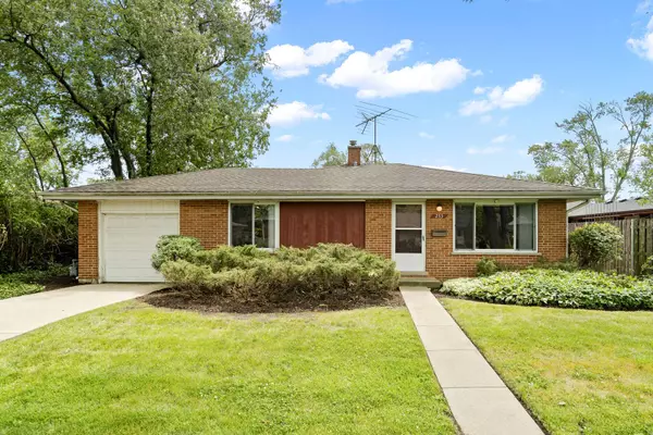 253 E Jeffery Avenue, Wheeling, IL 60090